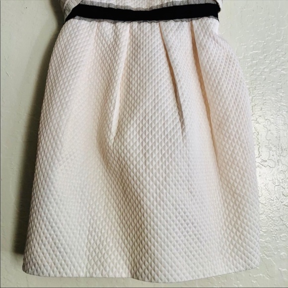 BCBG MaxAzria cream strapless formal dress in size 6 - Picture 5 of 8